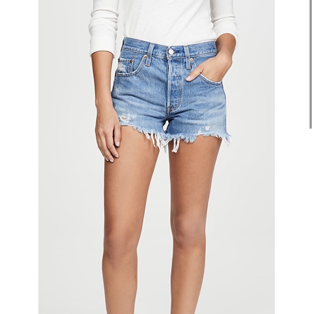 NWOT Levi’s 501 High Rise Short Sz 28